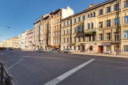 71 м², 3-комнатная квартира 2 450 ₽ в сутки - изображение 100