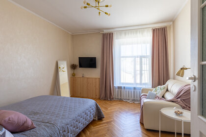 45 м², 1-комнатная квартира 5 500 ₽ в сутки - изображение 4