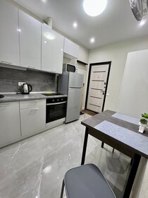 37,8 м², 1-комнатная квартира 2 700 ₽ в сутки - изображение 34