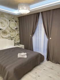 42 м², 1-комнатная квартира 2 700 ₽ в сутки - изображение 80