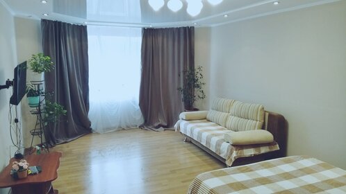 45 м², 1-комнатная квартира 1 800 ₽ в сутки - изображение 96