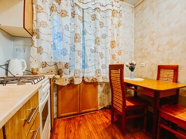 90 м², 3-комнатная квартира 2 800 ₽ в сутки - изображение 39