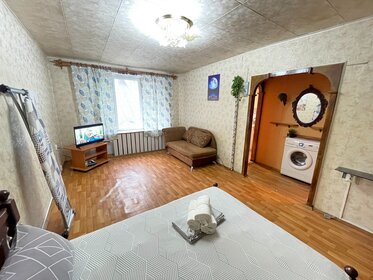 42 м², 1-комнатная квартира 3 900 ₽ в сутки - изображение 4