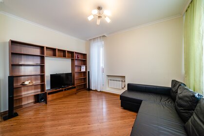 43 м², 2-комнатная квартира 2 300 ₽ в сутки - изображение 75