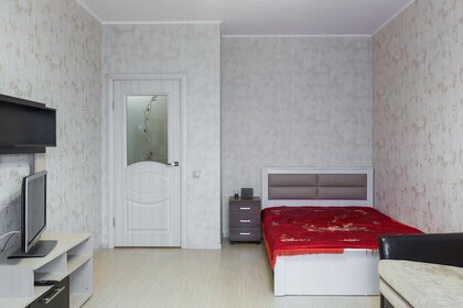 46 м², 1-комнатная квартира 2 100 ₽ в сутки - изображение 43