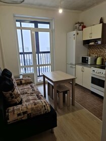 30 м², 1-комнатная квартира 2 200 ₽ в сутки - изображение 95