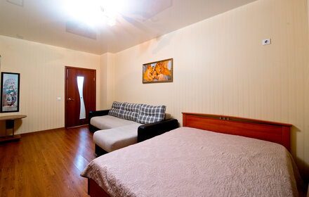 45 м², 1-комнатная квартира 2 200 ₽ в сутки - изображение 3