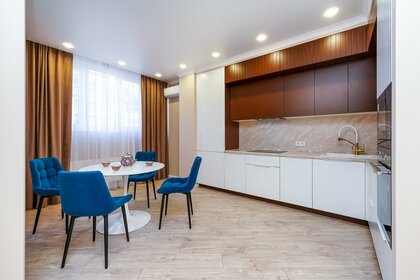 75 м², 2-комнатная квартира 2 990 ₽ в сутки - изображение 41