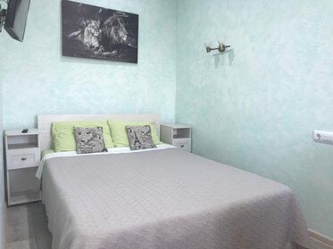 32 м², 1-комнатная квартира 7 200 ₽ в сутки - изображение 104