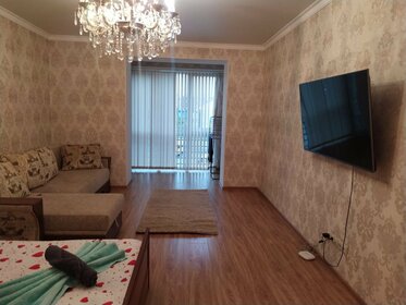 45 м², 1-комнатная квартира 2 500 ₽ в сутки - изображение 43