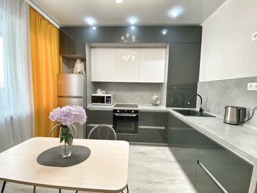 65 м², 2-комнатная квартира 3 650 ₽ в сутки - изображение 72