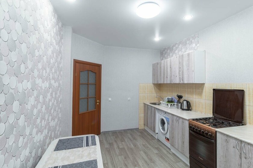 40 м², 1-комнатная квартира 2 200 ₽ в сутки - изображение 1