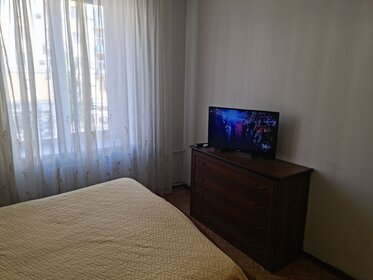 55 м², 2-комнатная квартира 2 200 ₽ в сутки - изображение 38