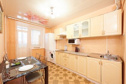 58 м², квартира-студия 1 800 ₽ в сутки - изображение 62