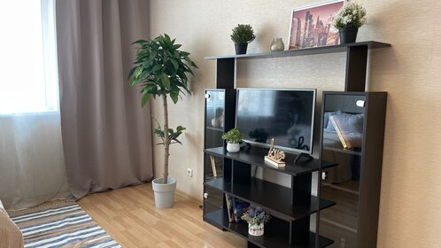 65 м², 3-комнатная квартира 6 900 ₽ в сутки - изображение 82