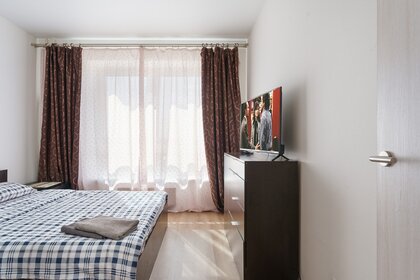 64 м², 2-комнатная квартира 3 800 ₽ в сутки - изображение 31