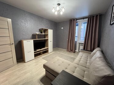 35 м², 1-комнатная квартира 2 200 ₽ в сутки - изображение 110