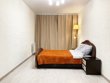 56 м², 2-комнатная квартира 2 200 ₽ в сутки - изображение 61