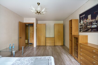 55 м², 2-комнатная квартира 2 800 ₽ в сутки - изображение 105