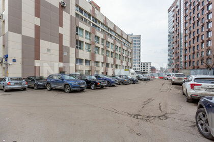 Купить квартиру с парковкой на улице проспект Героев-Североморцев в Мурманске - изображение 23