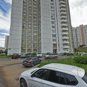 Купить трехкомнатную квартиру с высокими потолками на улице Покровка в Москве - изображение 21