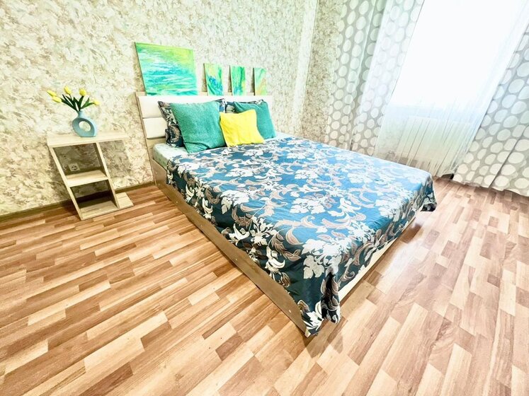 56 м², 2-комнатная квартира 2 500 ₽ в сутки - изображение 1