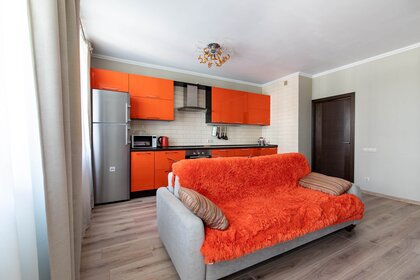 52 м², 2-комнатная квартира 2 500 ₽ в сутки - изображение 60