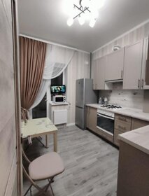 65 м², 1-комнатная квартира 1 800 ₽ в сутки - изображение 79