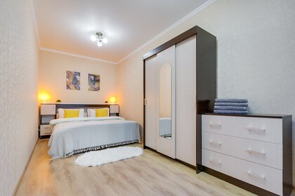 70 м², 2-комнатная квартира 2 450 ₽ в сутки - изображение 90