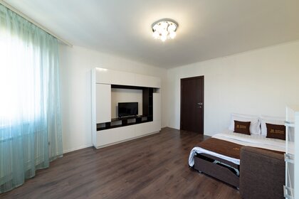 56 м², 2-комнатная квартира 2 500 ₽ в сутки - изображение 14