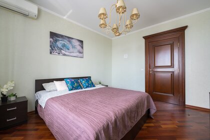 70 м², 2-комнатная квартира 3 300 ₽ в сутки - изображение 75