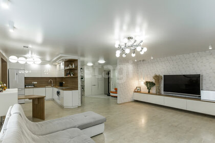 Купить двухкомнатную квартиру с современным ремонтом в Санкт-Петербурге и ЛО - изображение 47