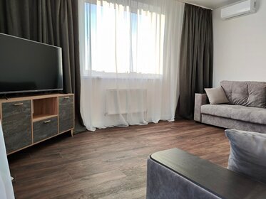 67 м², 2-комнатная квартира 2 800 ₽ в сутки - изображение 59