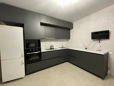 32 м², 1-комнатная квартира 1 300 ₽ в сутки - изображение 35
