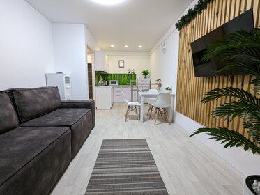 45 м², 2-комнатная квартира 2 500 ₽ в сутки - изображение 89