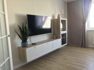 40 м², 1-комнатная квартира 2 200 ₽ в сутки - изображение 97