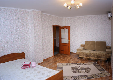 56 м², 1-комнатная квартира 2 500 ₽ в сутки - изображение 32
