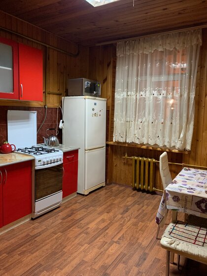 55 м², 2-комнатная квартира 2 700 ₽ в сутки - изображение 1