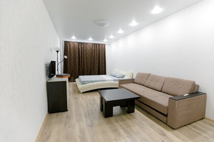 70 м², 2-комнатная квартира 3 500 ₽ в сутки - изображение 74