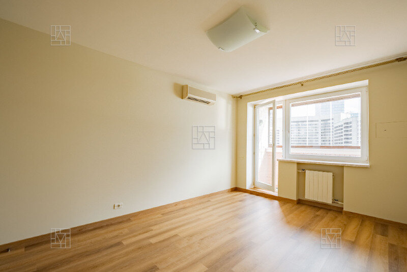 145 м², 4-комнатная квартира 320 000 ₽ в месяц - изображение 1