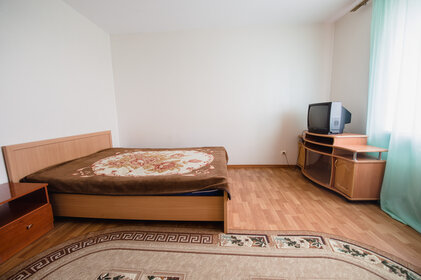 65 м², 2-комнатная квартира 2 490 ₽ в сутки - изображение 47