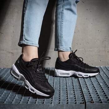 Nike Air Max 95 Bağcıklı Siyah 38 Spor Ayakkabı