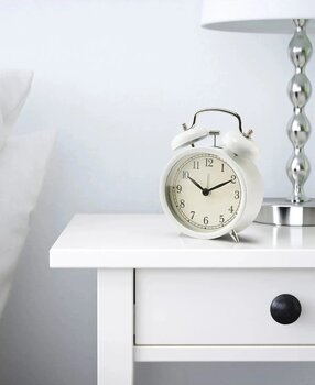 IKEA KALİTELİ Nostaljik Çalar Saat Çap 10 Cm İkea Masa Saati Beyaz Renk Yükseklik 14 Cm Çelik Saat