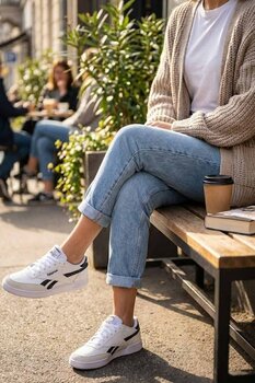 Reebok Beyaz Günlük Spor Ayakkabı - Retro Tasarım Siyah Şeritli Sneaker 32 Numara