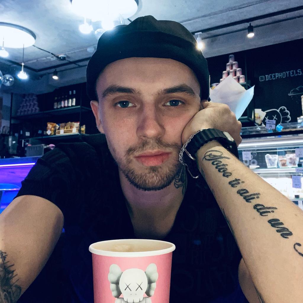 ??Дмитрий?? — профиль пользователя в Шедевруме