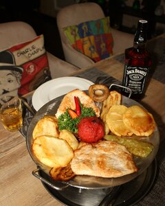 Zhemchuzhina (ulitsa Lenina, 18), restaurant