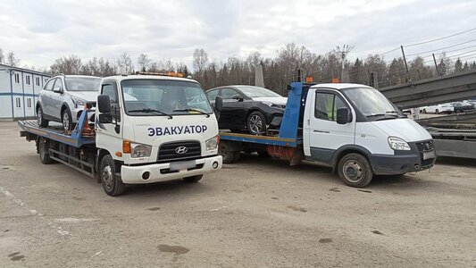 Снежный занос заблокировал выезд со двора