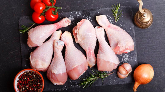 нога цыпленка сырцовая стоковое фото. изображение насчитывающей гастрономия - 10