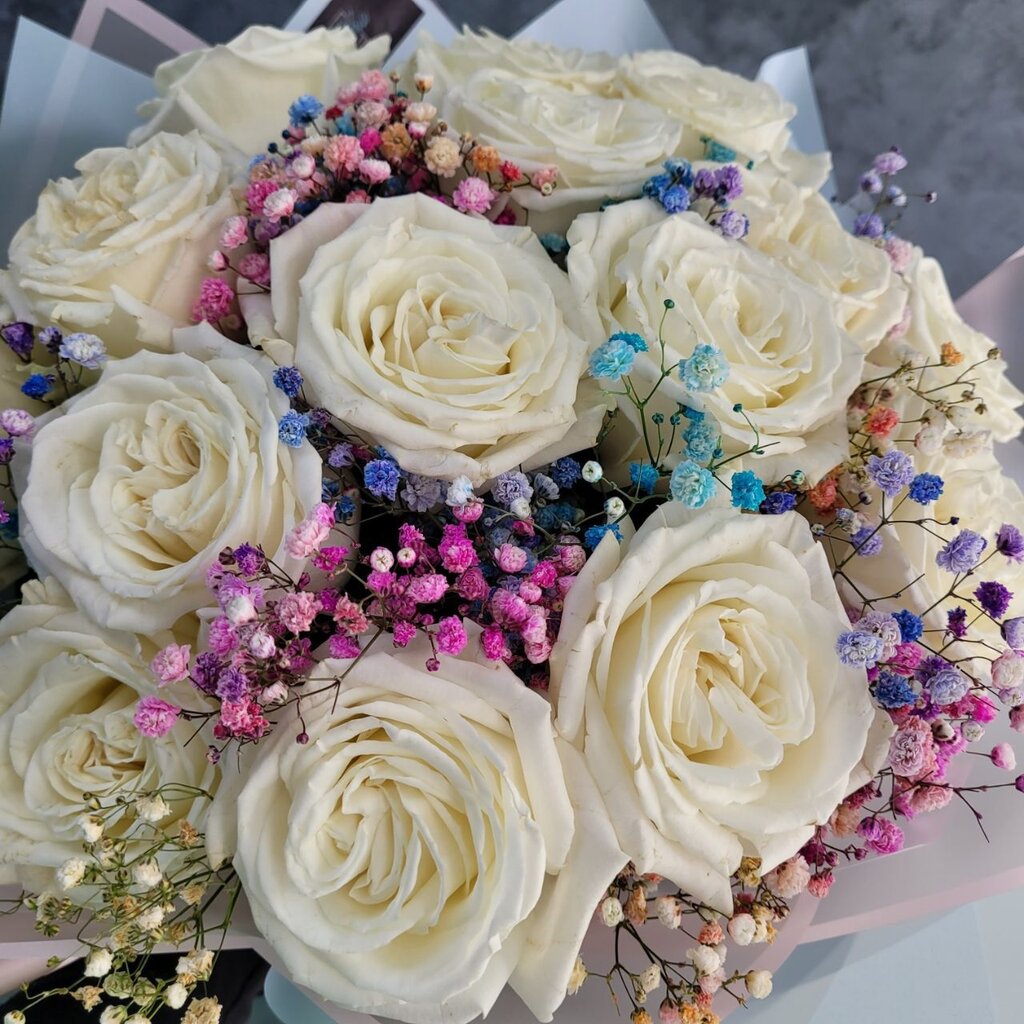 Большой букет из 15 импортных роз