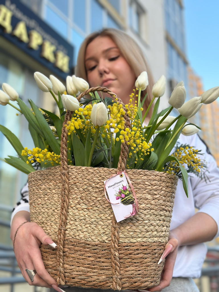 Корзина тюльпанов